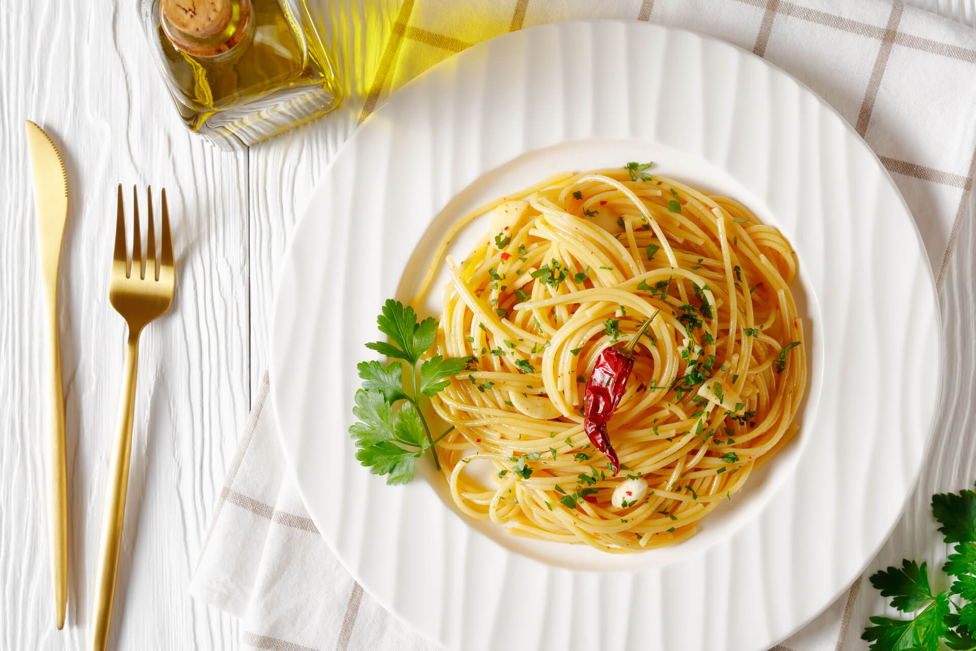 spaghetti aglio olio e peperoncino origini e ricetta